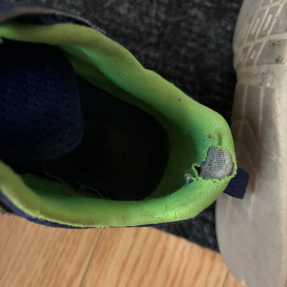 Boy's Blue Sketchers Running Training Shoes Athletic Size 4 - Picture 4 of 5